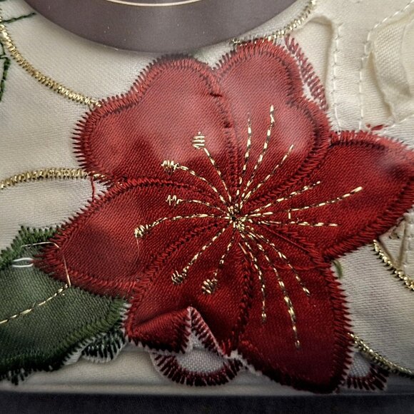 52" x 132" Oblong White Fabric Christmas Tablecloth Trim A Home - Picture 3 of 4